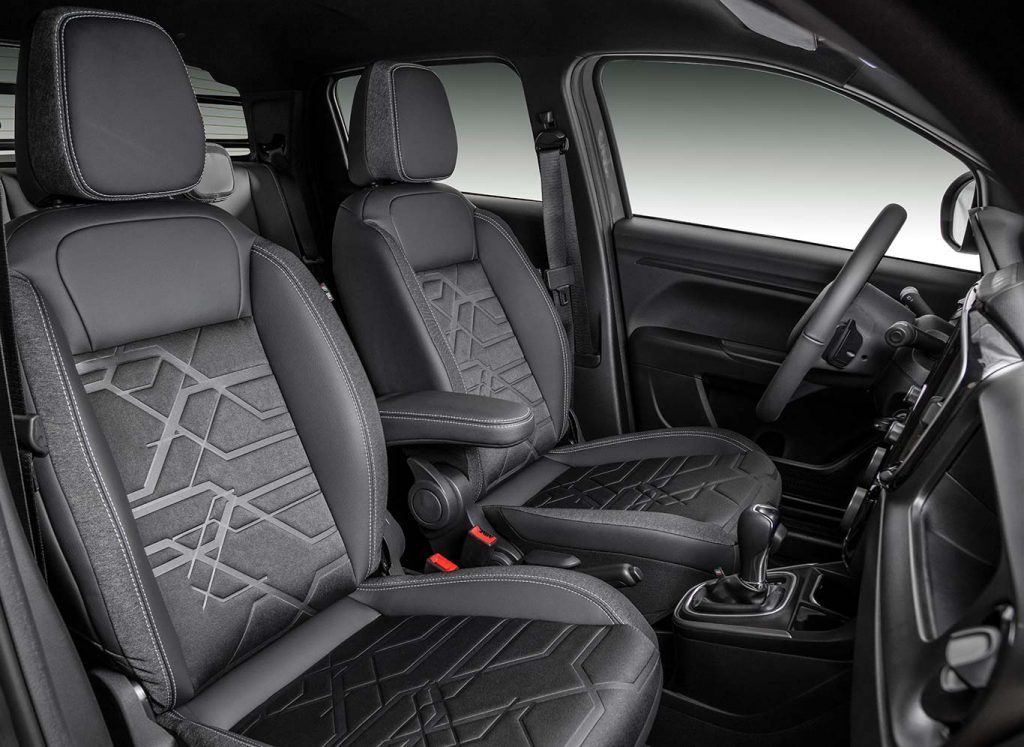 Fiat Strada interior - Seats