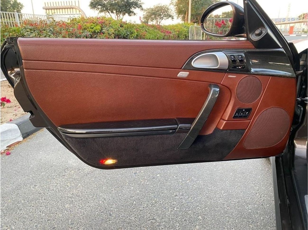 Porsche 911 GCC SPEC NEAT AND CLEAN