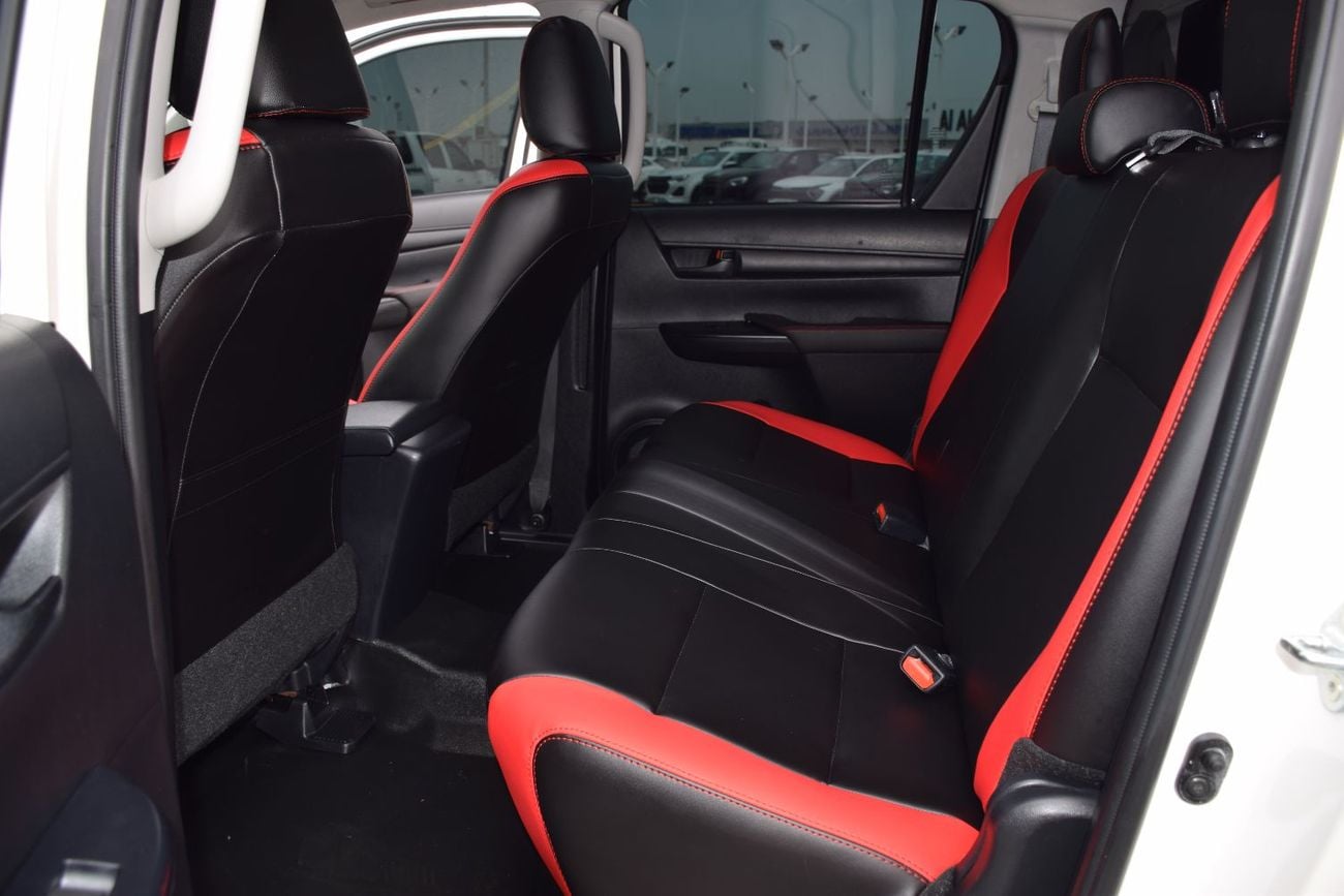 Toyota Hilux 2.4L Diesel Right hand drive (export only)