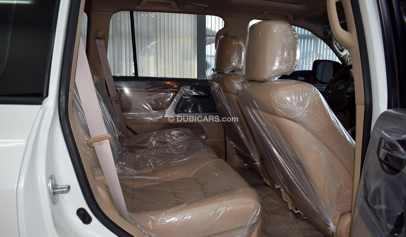 Toyota Land Cruiser VXR V8 5.7