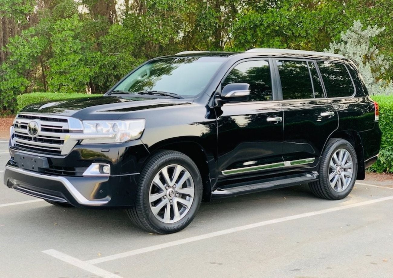Toyota Land Cruiser VXR Toyota Land Cruiser 2019 v8 full options