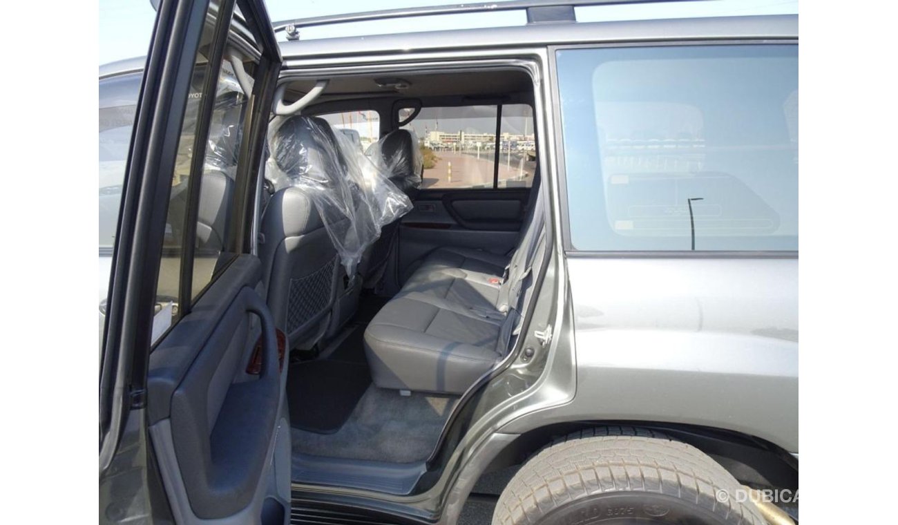 تويوتا لاند كروزر Toyota landcruiser model 1998 diesel engine grey colour  seven seater