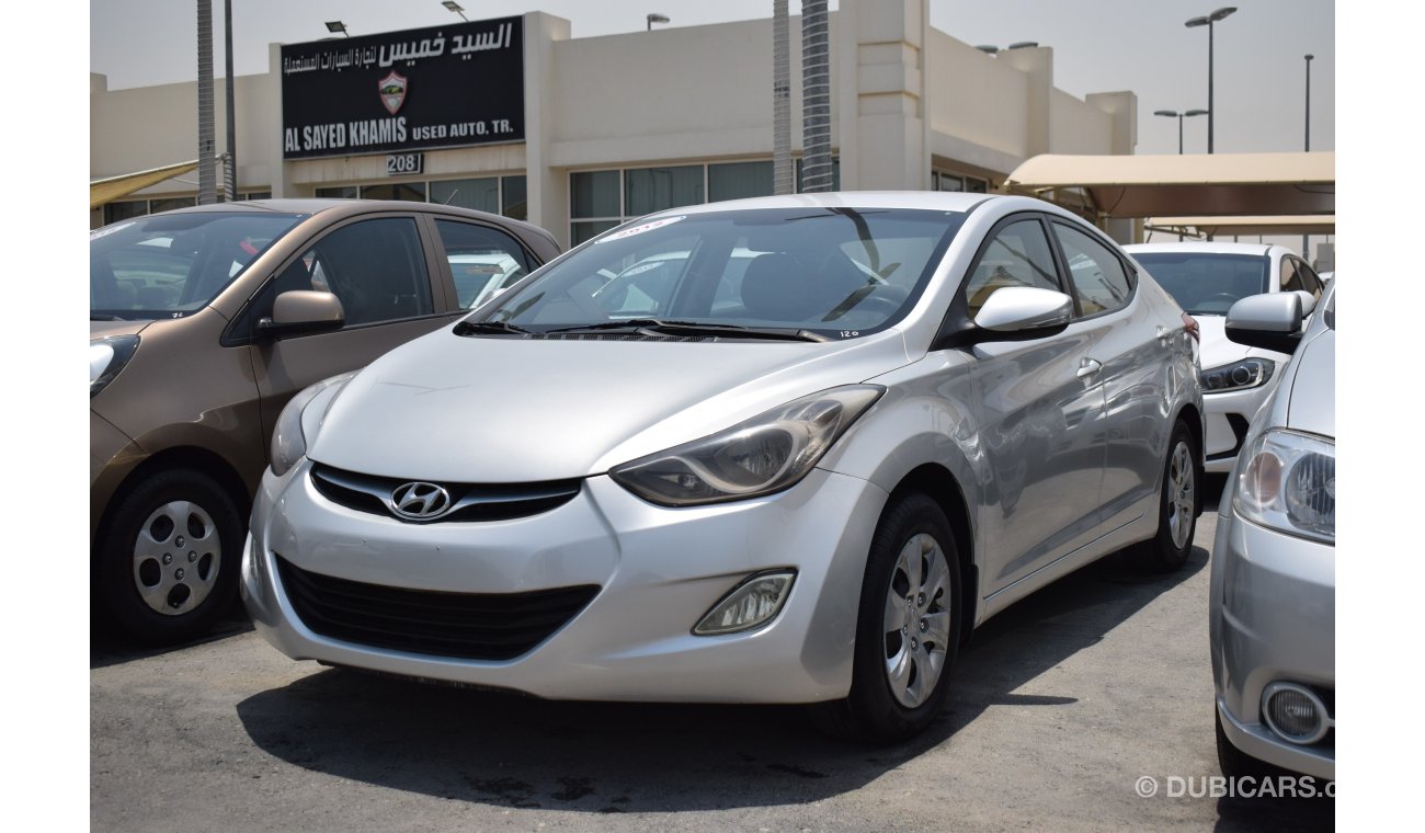 Hyundai Elantra 2012 GCC  No Accident No Paint A perfect Condition