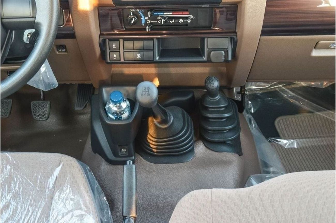 تويوتا لاند كروزر 70 TOYOTA LAND CRUISER 78 4.0L 4WD 3DOOR MT SUV 2025
