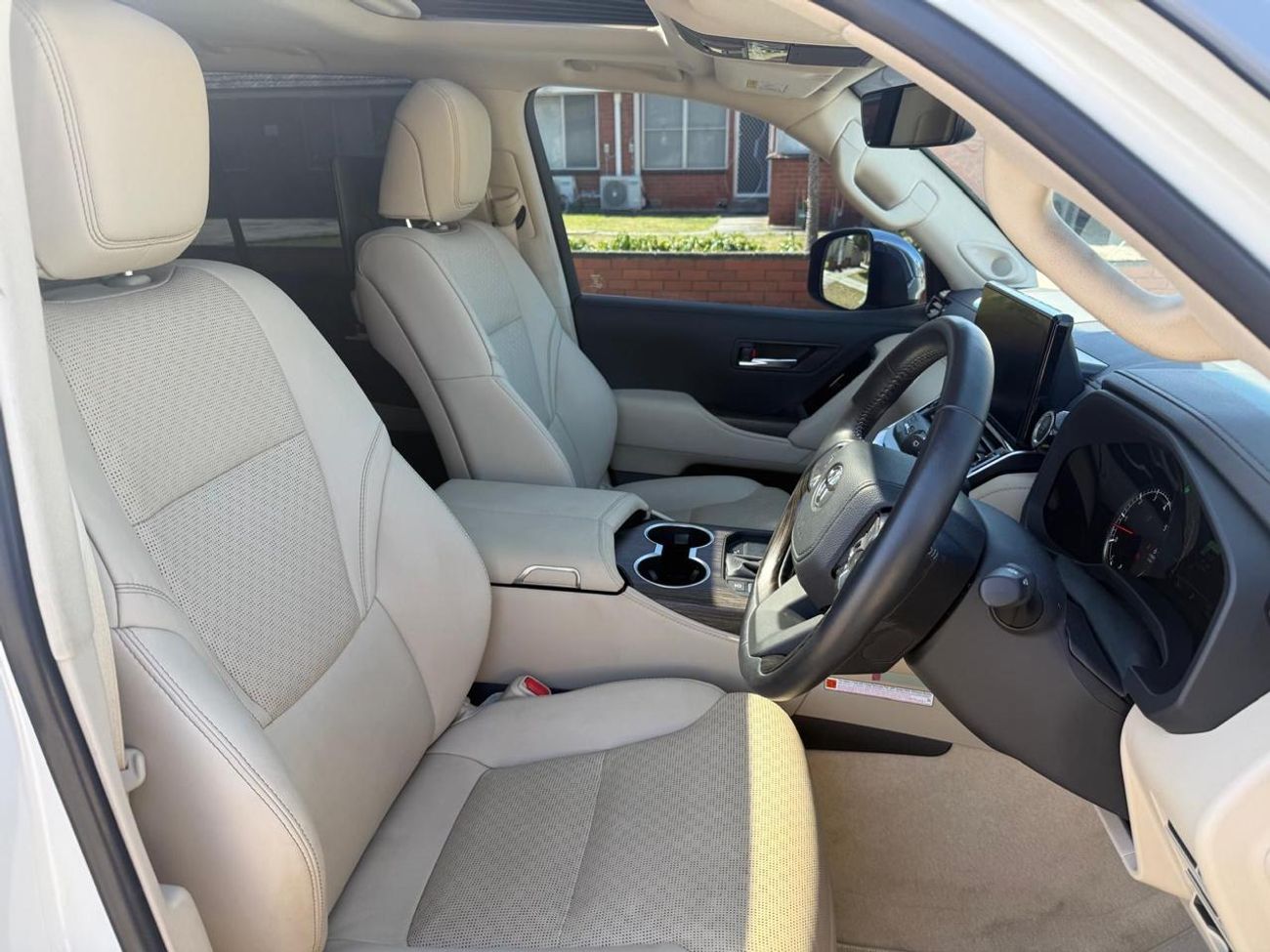 Toyota Land Cruiser DIESEL 3.3 LITER ,RIGHT HAND SAHARA ,BEIGE INTERIOR