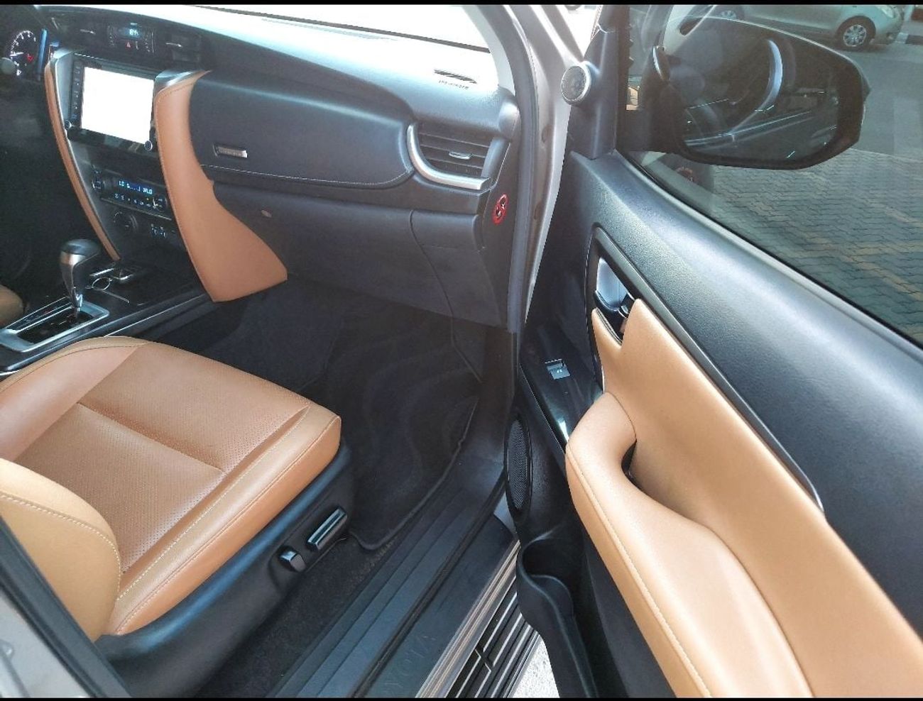 تويوتا فورتونر VXR 4.0L (278 HP)