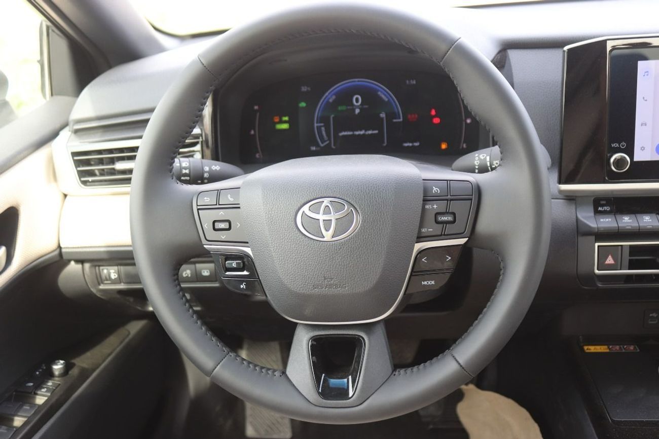Toyota Camry 2.5LE, KEYLESS ENTRY,PUSH START, PANORAMIC ROOF, ALLOY WHEELS, MODEL 2025