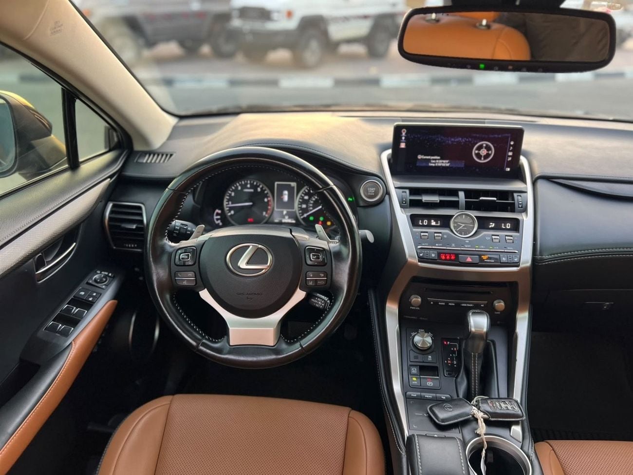 لكزس NX200t لكزس NX تيربو 2020 كاملة المواصفات، محرك 2.0 لتر V4، دفع رباعي، كاميرا خلفية وحساسات، فتحة سقف، مفتا