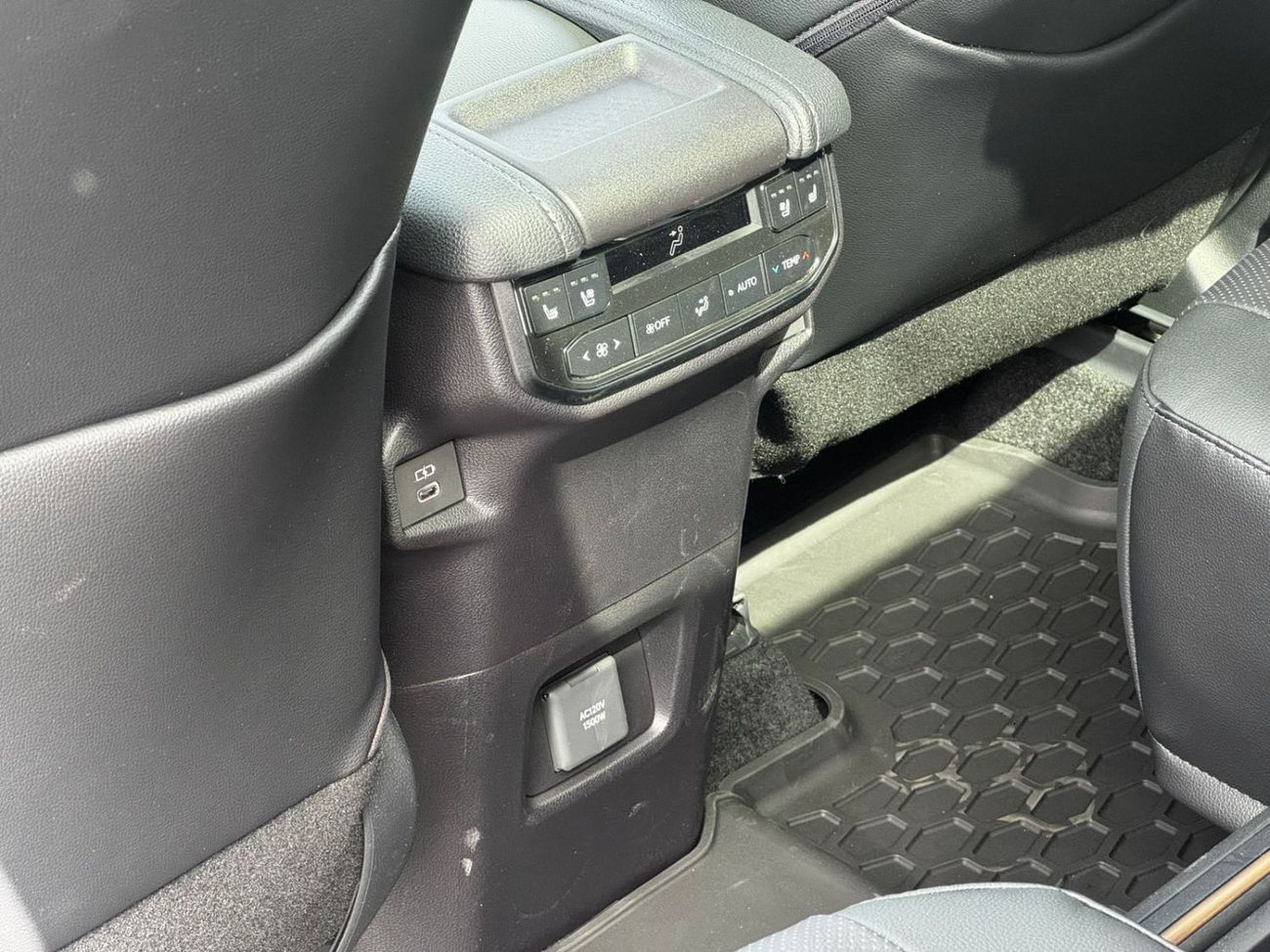 تويوتا جراند هايلاندر 2026 TOYOTA GRAND HIGHLANDER AWD 2.4L HYBRID PLATINUM CANADIAN SPEC READY STOCK AVAILABLE