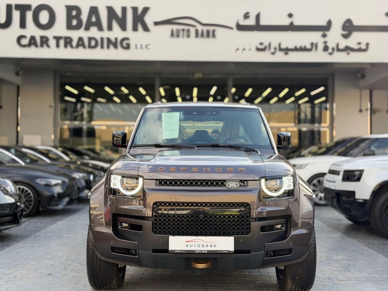 لاند روفر ديفندر 110 P635 OCTA V8