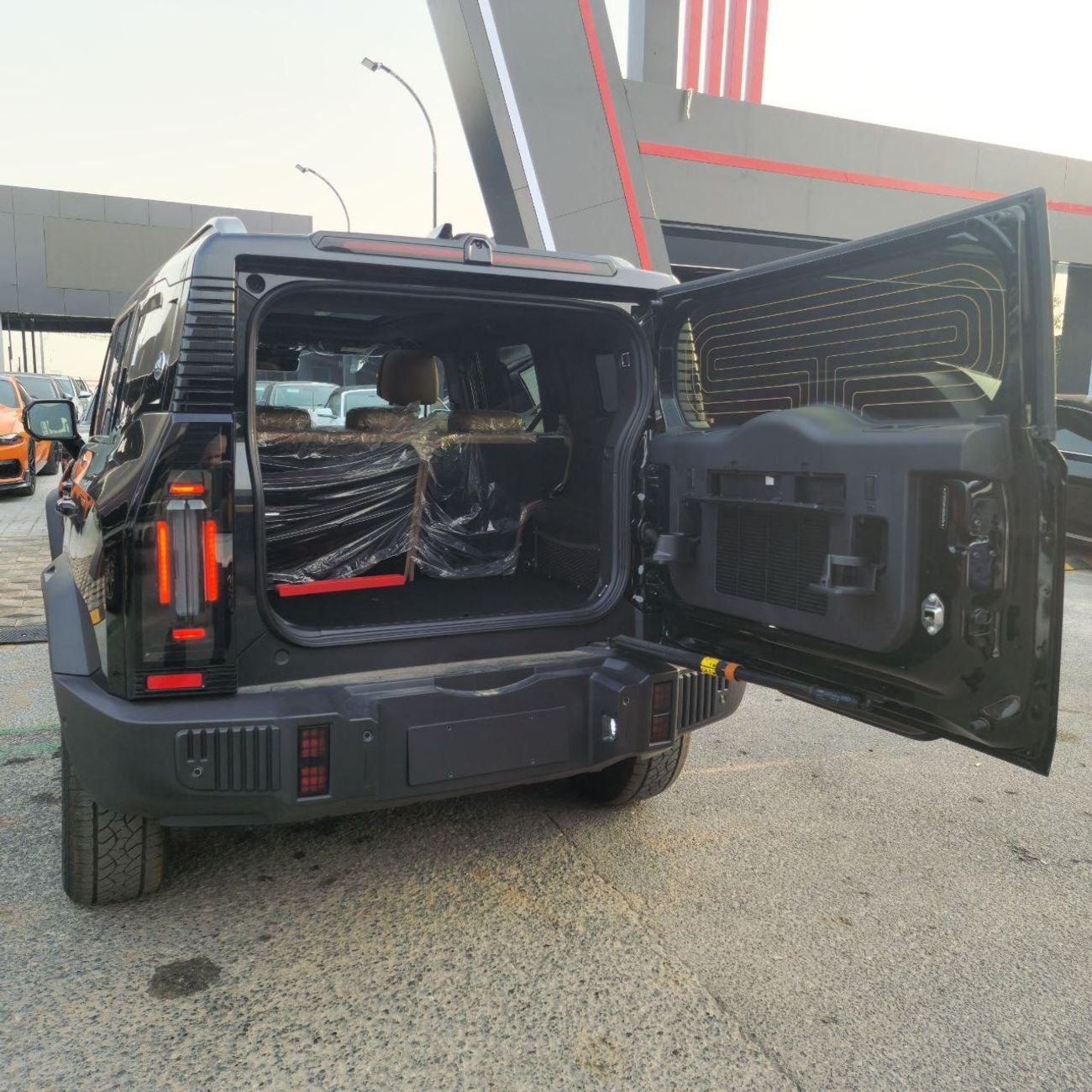 Jetour T2 | Jetour T2 Travel Plus 2025 – Brand New Exterior Color: Premium Pearl Black Interior Color: Premium