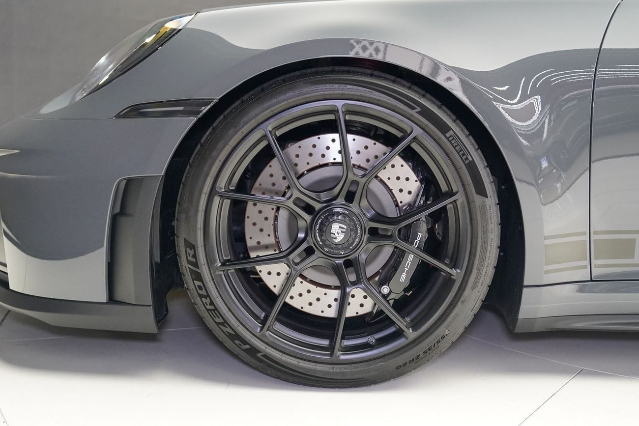 بورش 911 GT3 TOURING GT3 4.0L (505 HP) Touring Package