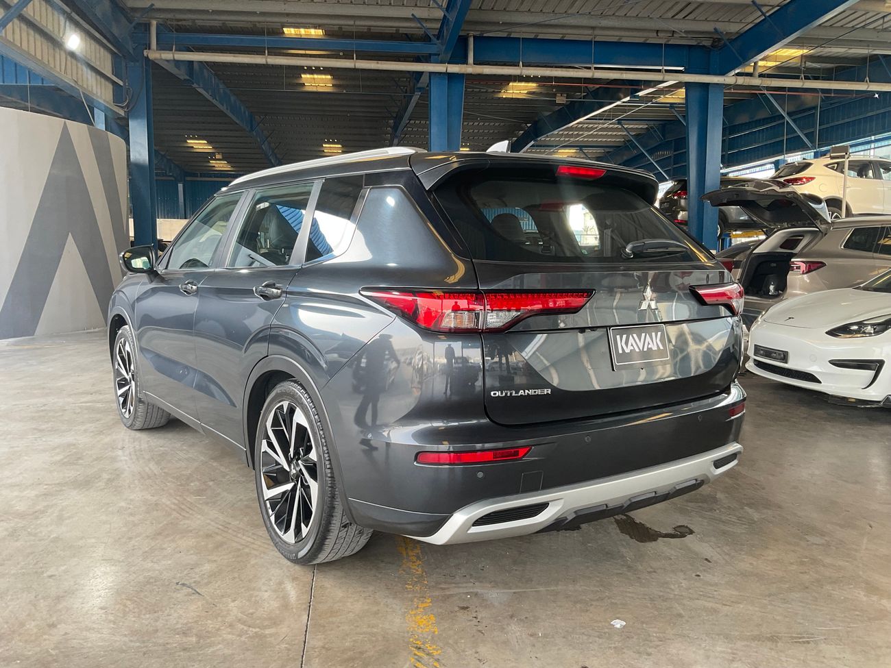 Mitsubishi Outlander Highline + Synthetic leather | Guaranteed Warranty | 0 Down Payment