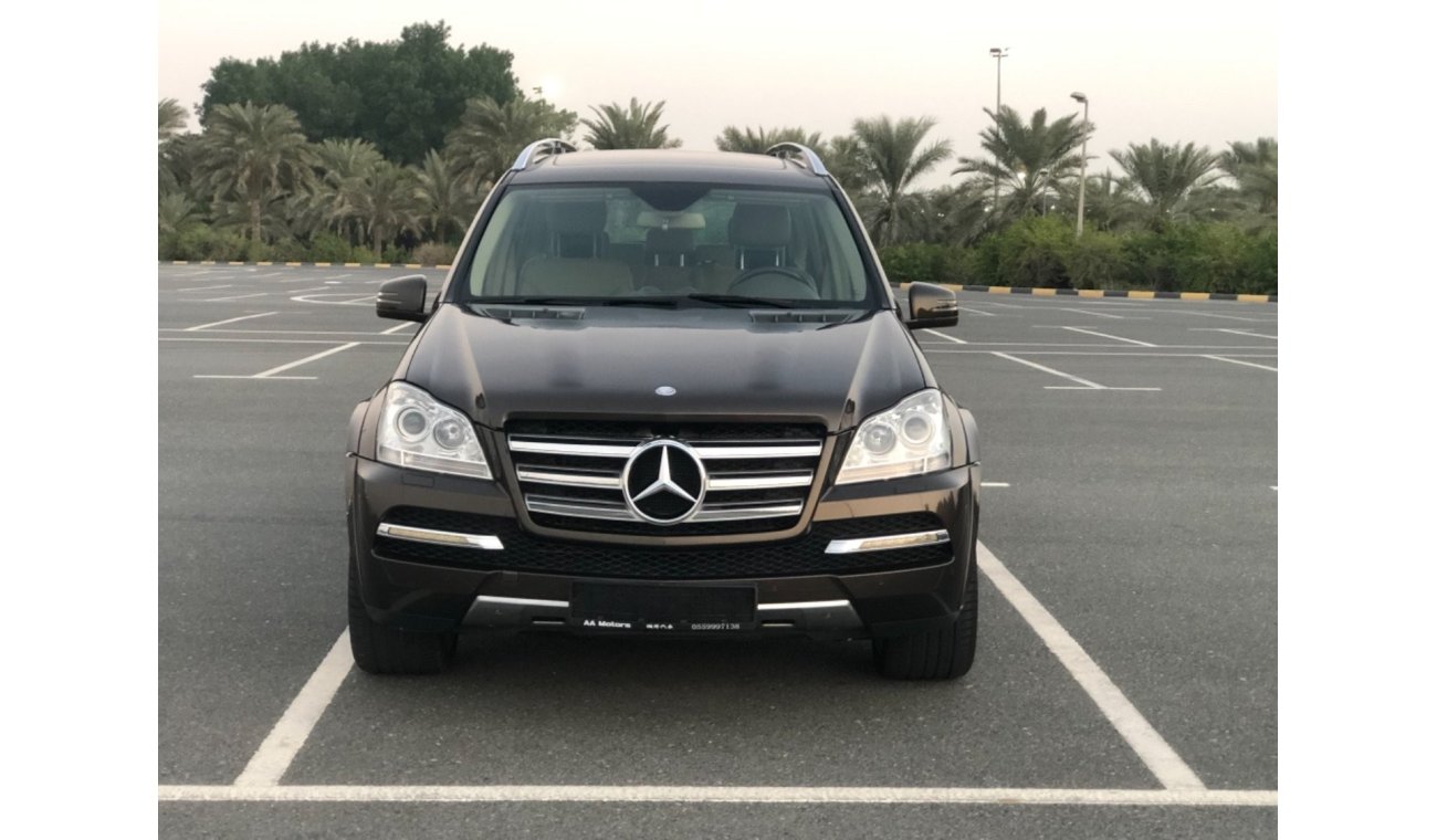 Mercedes-Benz GL 500 MERCEDES BENZ GL500 MODEL 2012 GCC CAR PERFECT CONDITION INSIDE AND OUTSIDE FULL OPTION SUN ROOF LEA