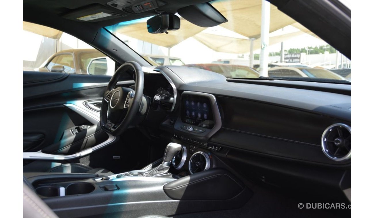 شيفروليه كامارو Chevrolet Camaro 2SS V8 2020/Full Option/Sunroof/ Head up Display/ Low Miles/Very Good Condition