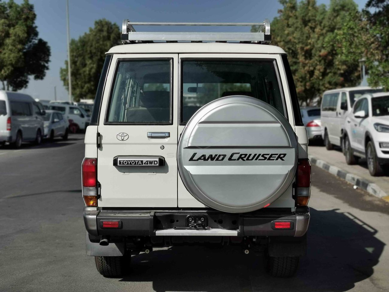 تويوتا لاند كروزر 70 4.2L Diesel, V Grade, Full Option (CODE # LX7602)