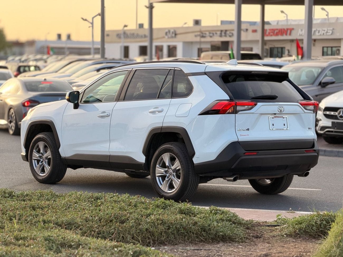 Toyota RAV4 XLE 2.5L Full Option