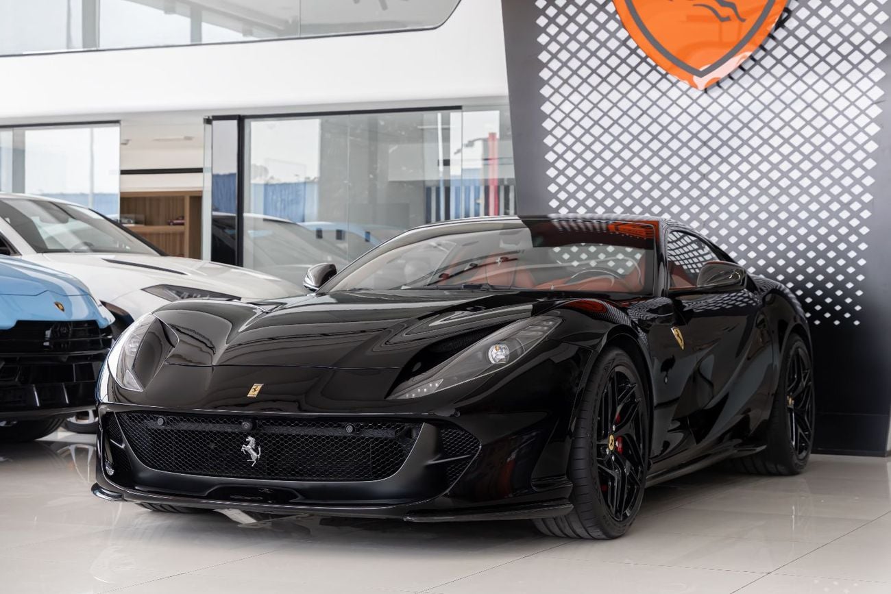 فيراري 812  سوبرفاست Ferrari 812 Superfast |  GCC Specs | Fully Carbon Fiber | Ceramic Brakes | Low Mileage | 2018