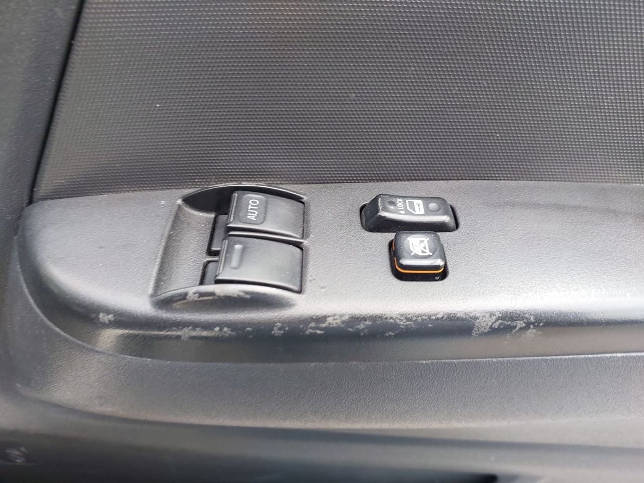 Toyota Hiace TOYOTA HIACE COMMUTER VAN RHD 2015 MODEL 3.0 L DIESEL AUTOMATIC(PM15106)