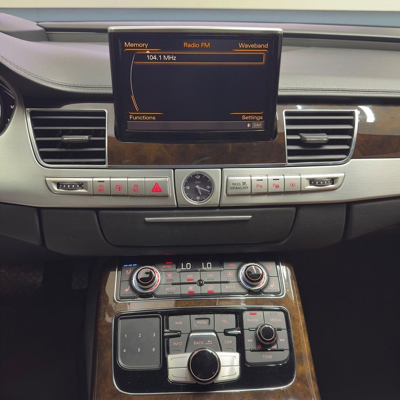 Audi A8 L 60 TFSI quattro Rear Package 4.0L