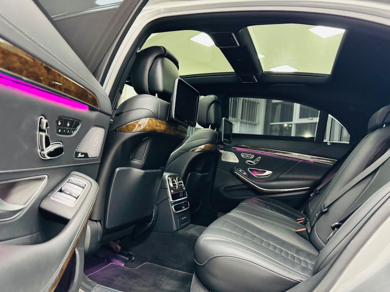 Mercedes-Benz S 500 AMG GCC .. FSH .. 25000 Km Only .. Original paint .. Brand New condition