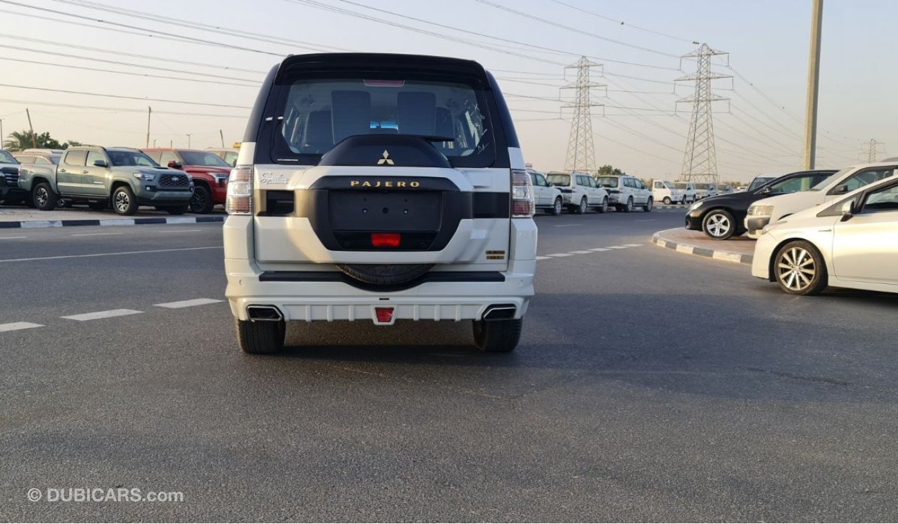 ميتسوبيشي باجيرو Brand New Mitsubishi Pajero S24 3.8L GLS 5 Door high 2020 | White / Black | For Export Only..