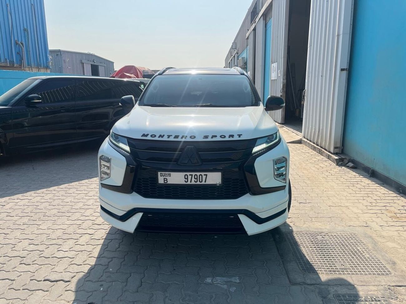 ميتسوبيشي مونتيرو سبورت GLS Premium 3.0L (7 Seater)