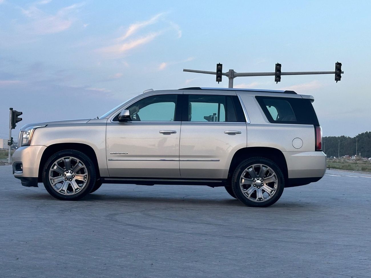 GMC Yukon Denali 6.2L (8 Seater)