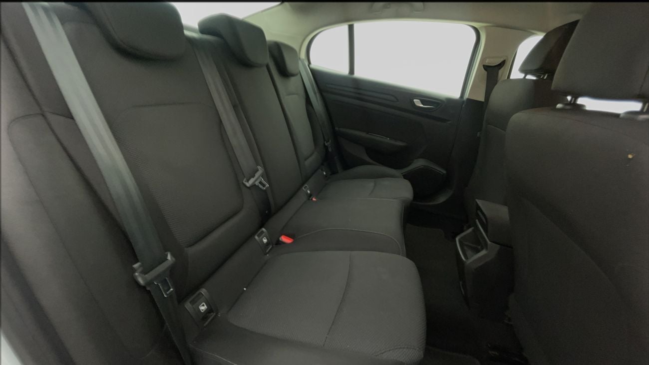 Renault Megane PE 1.6 | Zero Down Payment | Home Test Drive