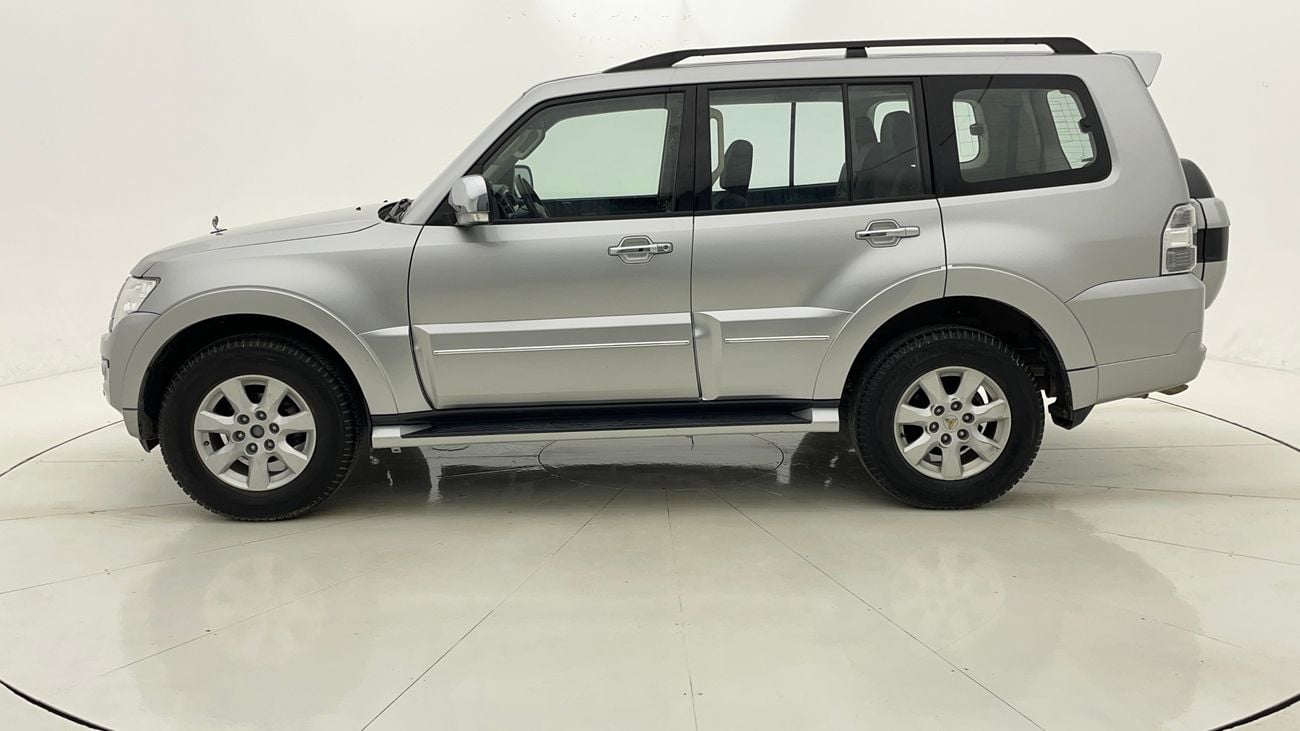 ميتسوبيشي باجيرو GLS MIDLINE 3 | بدون دفعة مقدمة | اختبار القيادة في المنزل