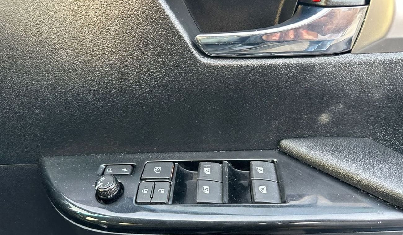 Toyota Hilux SR5 LEATHER ELECTRIC SEATS RHD DIESEL 2.8