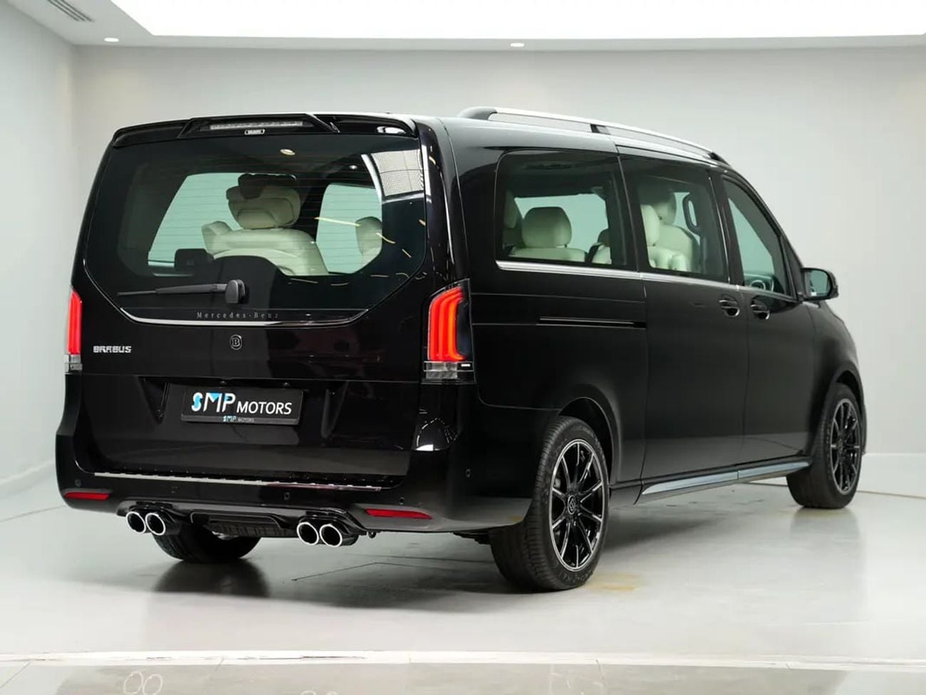 Mercedes Benz V300 AVANTGARDE BRABUS V300 EXTRA-LONG | GCC SPECS | DEALER WARRANTY