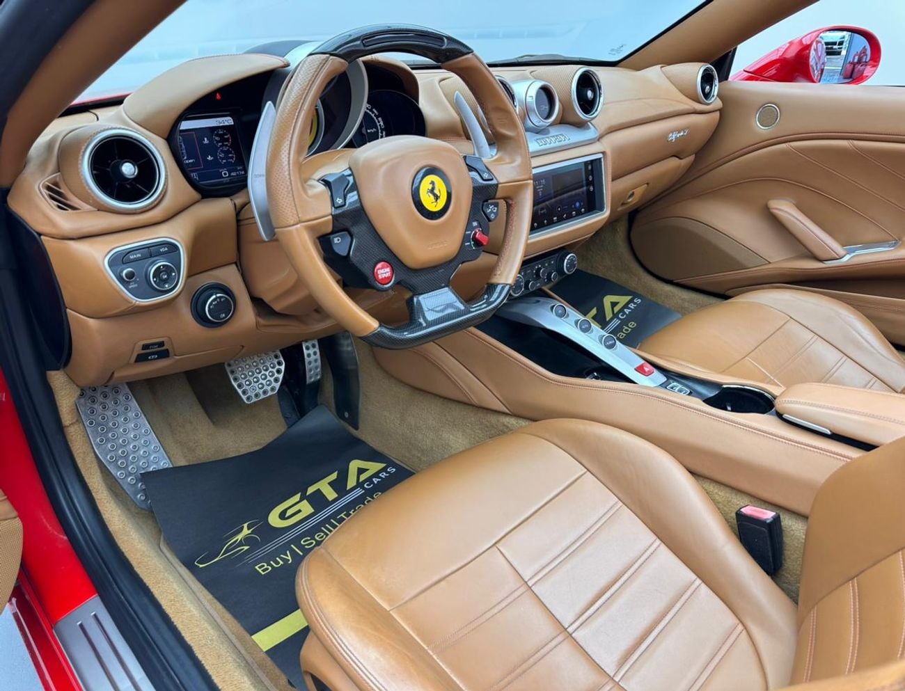 Ferrari California T Std 3.9L (552 HP) 2016 Ferrari California T, Full Ferrari Service History, Excellent Condition, GCC