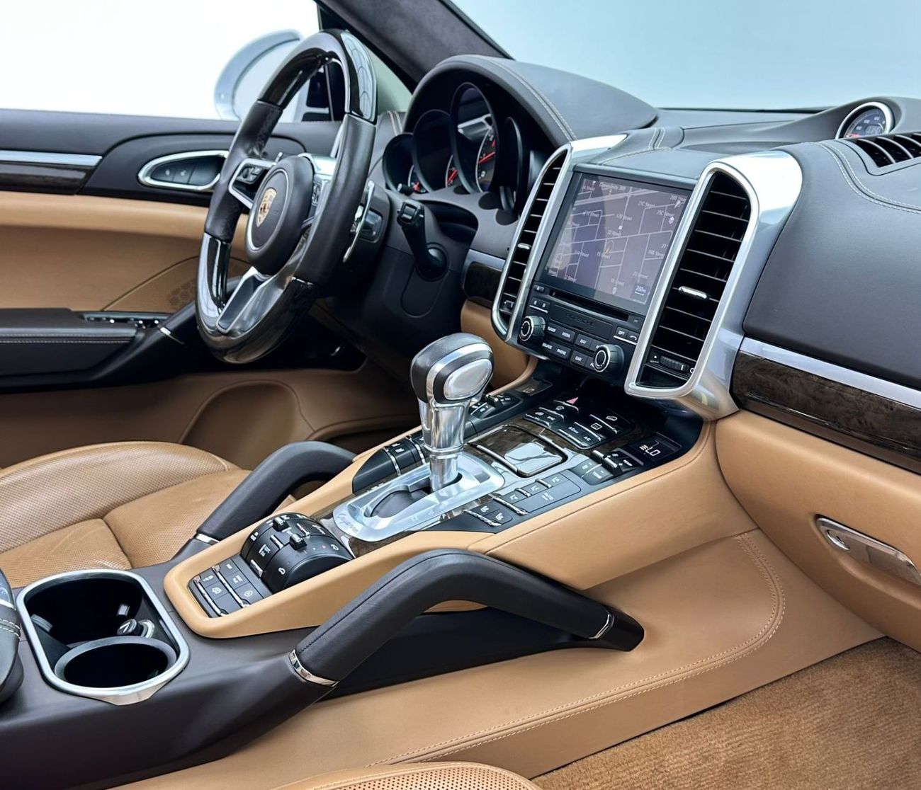 Porsche Cayenne GTS 3.6L 2017 Porsche Cayenne GTS, Fully Loaded, Porsche Full Service History, Excellent Condition, 