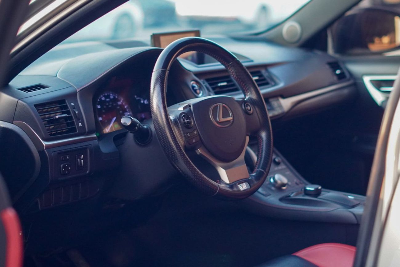 Lexus CT 200h Platinum 1.8L