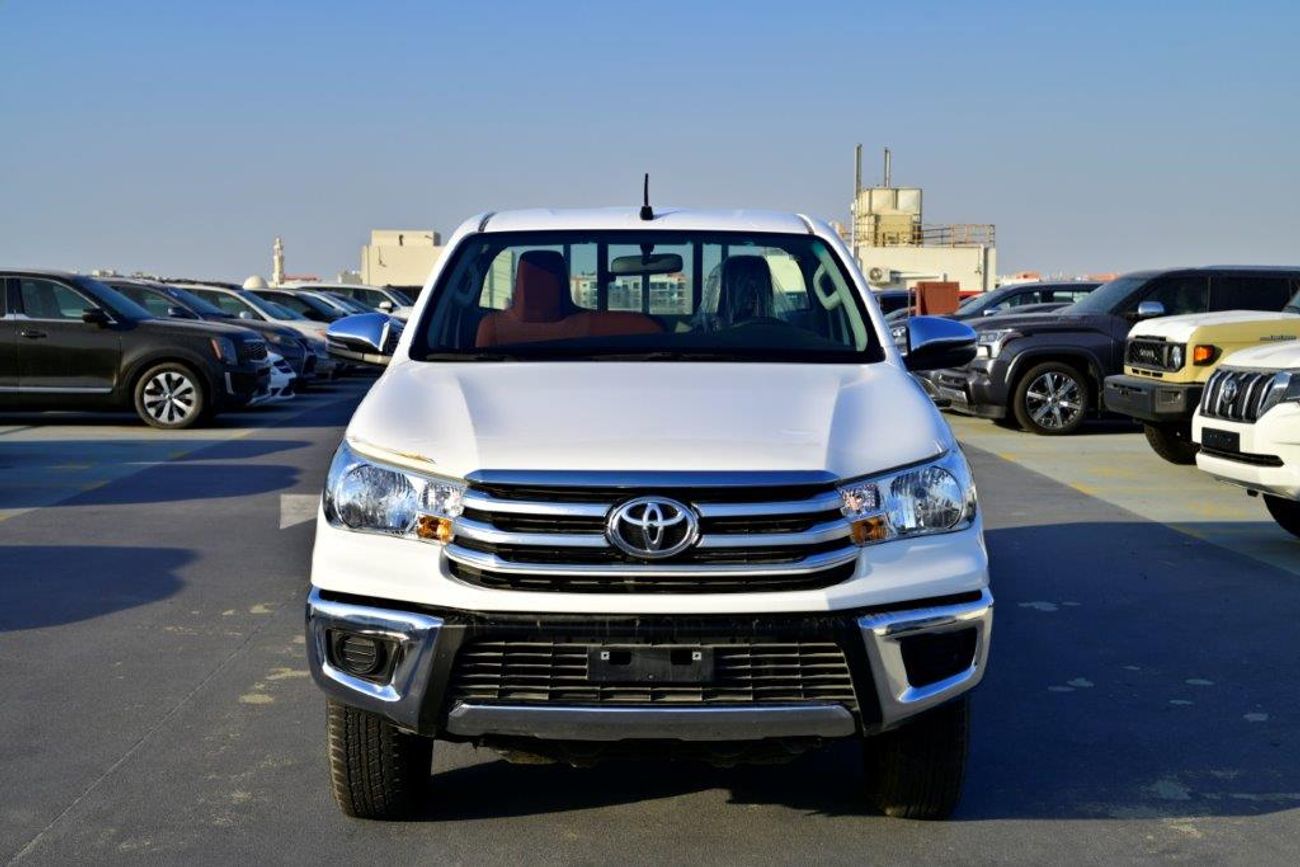 تويوتا هيلوكس Double Cab 2.4L 4x4 Manual Transmission