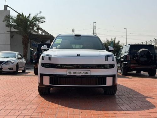 Lynk & Co 900 FLAGSHIP