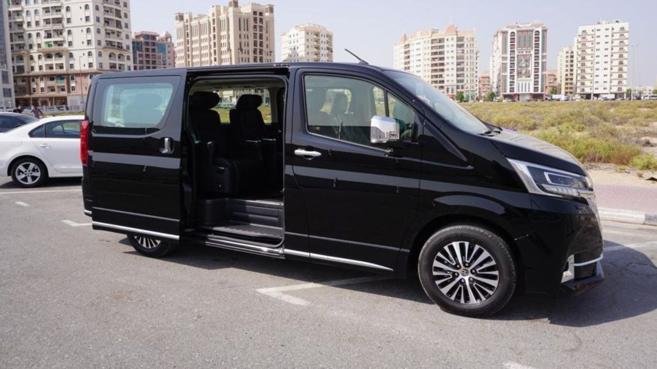 Toyota Granvia 3.5L V6, 24-valve DOHC with Dual VVT-i. 6 Seats . 5 Doors