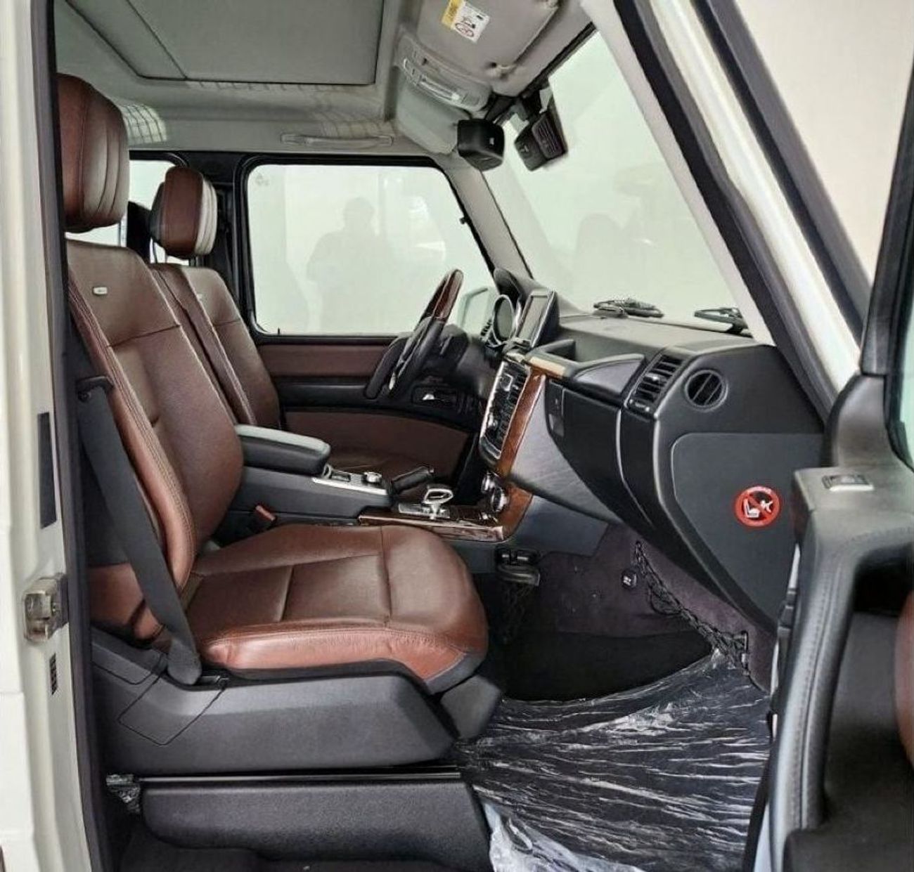 Mercedes-Benz G 500 With G63 AMG KIT V8 4.0L-8CYL - FULL OPTION - BANK FINANCING AVAILABLE -GARGASH ENTERPRISES