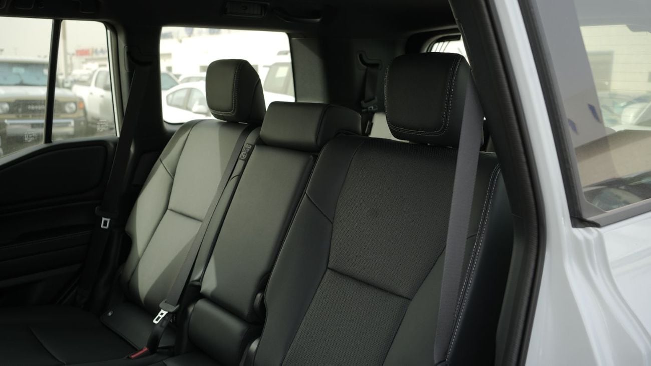 Toyota Prado 2026 Toyota Land Cruiser Prado 2.8L AT Diesel (White-Black)