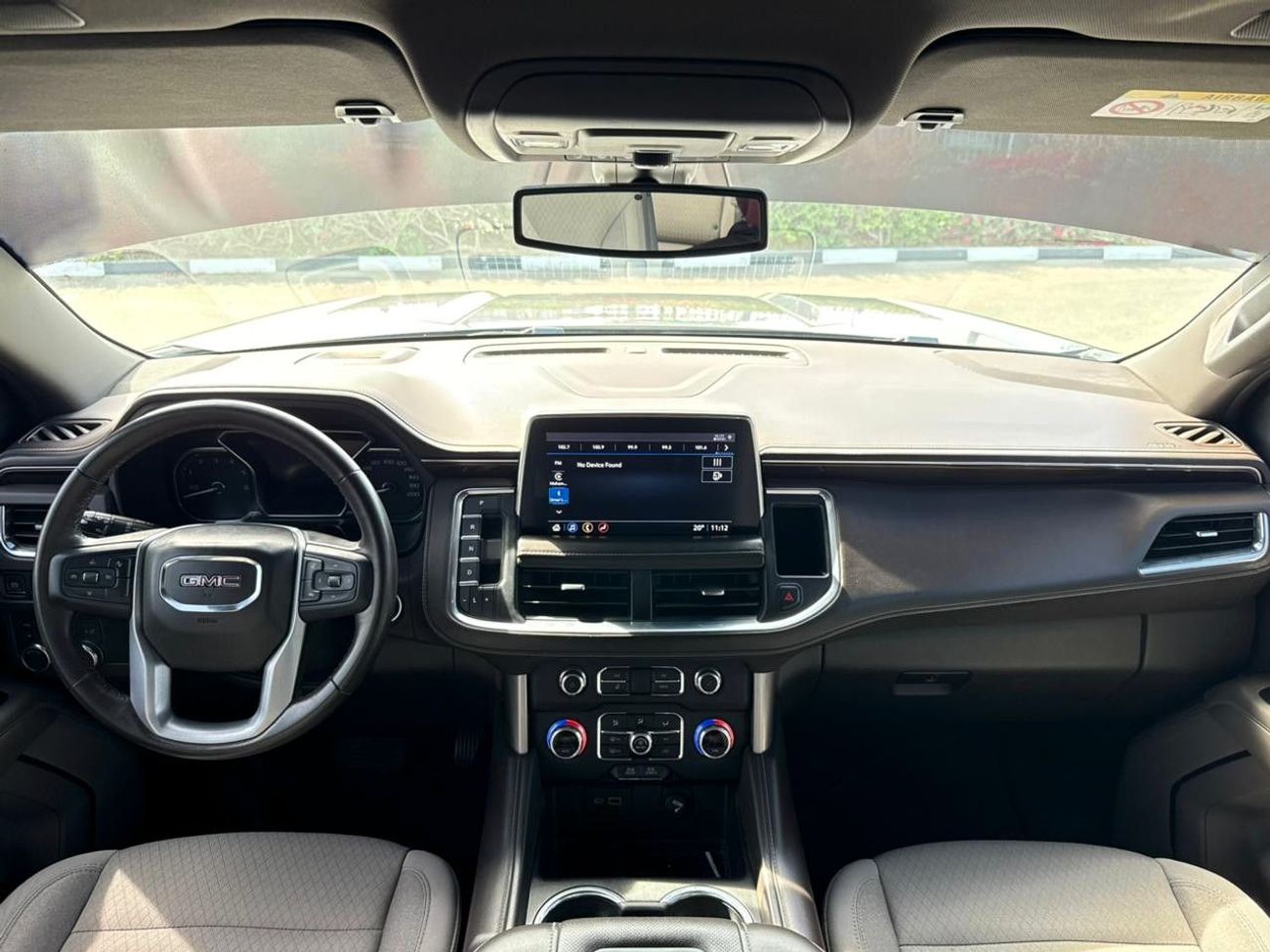 GMC Yukon SLE 5.3L 4WD (8 Seater) GMC YUKON SLE | YEAR: 2021 | GCC SPECS | KMS: 118,000 | FULL-SERVICE HISTORY