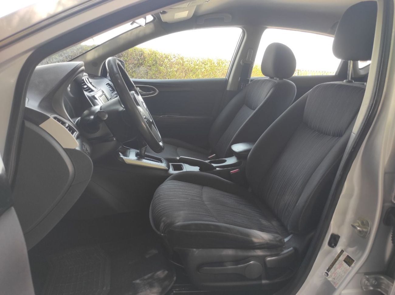 Nissan Sentra SV (NON GCC) S 1.6L (110 HP) Nissan Sentra 2019 isa Full automatic
