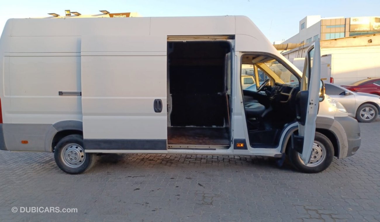 Peugeot Boxer L4H3 LongBody Highroof