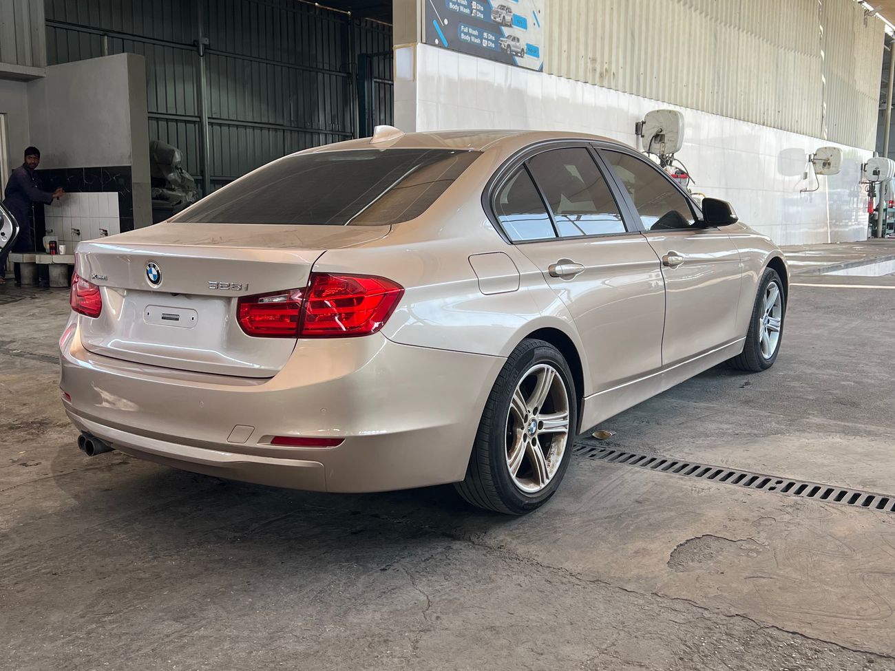 BMW 328i