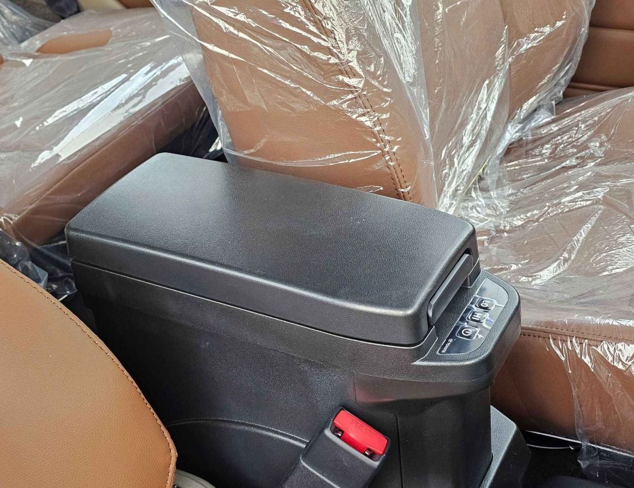 تويوتا لاند كروزر 70 LX LC76 / 4.0L PETROL A/T / DIFFLOCK / WINCH, SNORKEL / REFRIGERATOR / OVER FENDER (CODE # 76PAF)