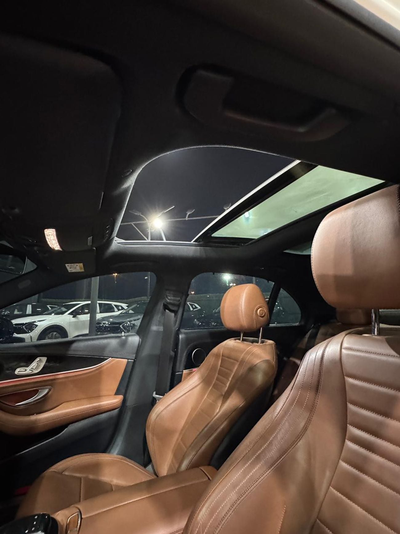 مرسيدس بنز E300 Premium 2.0L