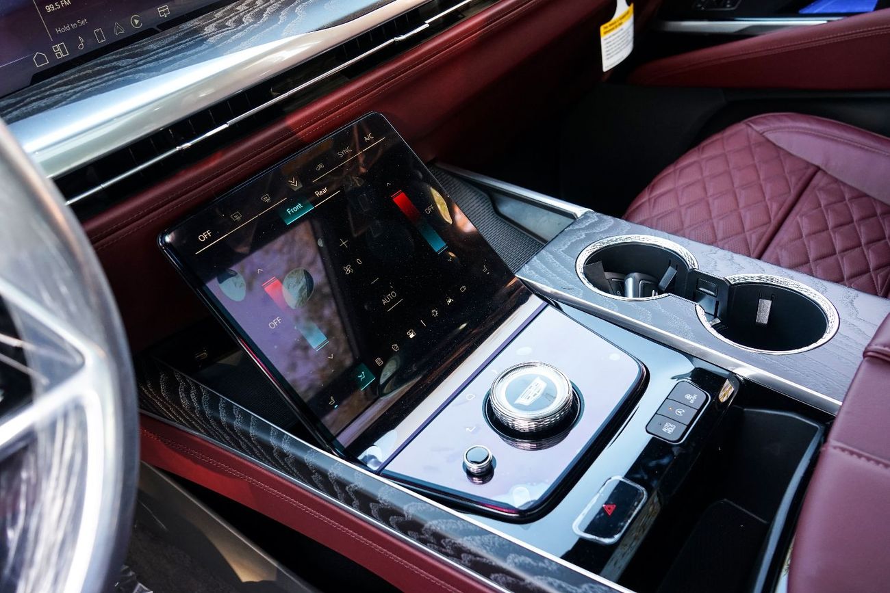 Cadillac Escalade Sport 6.2L 4WD 2025 CADILLAC | ESCALADE | SPORT LUXURY | BLACK EDITION | 36 SPEAKERS | CAPTAIN SEATS