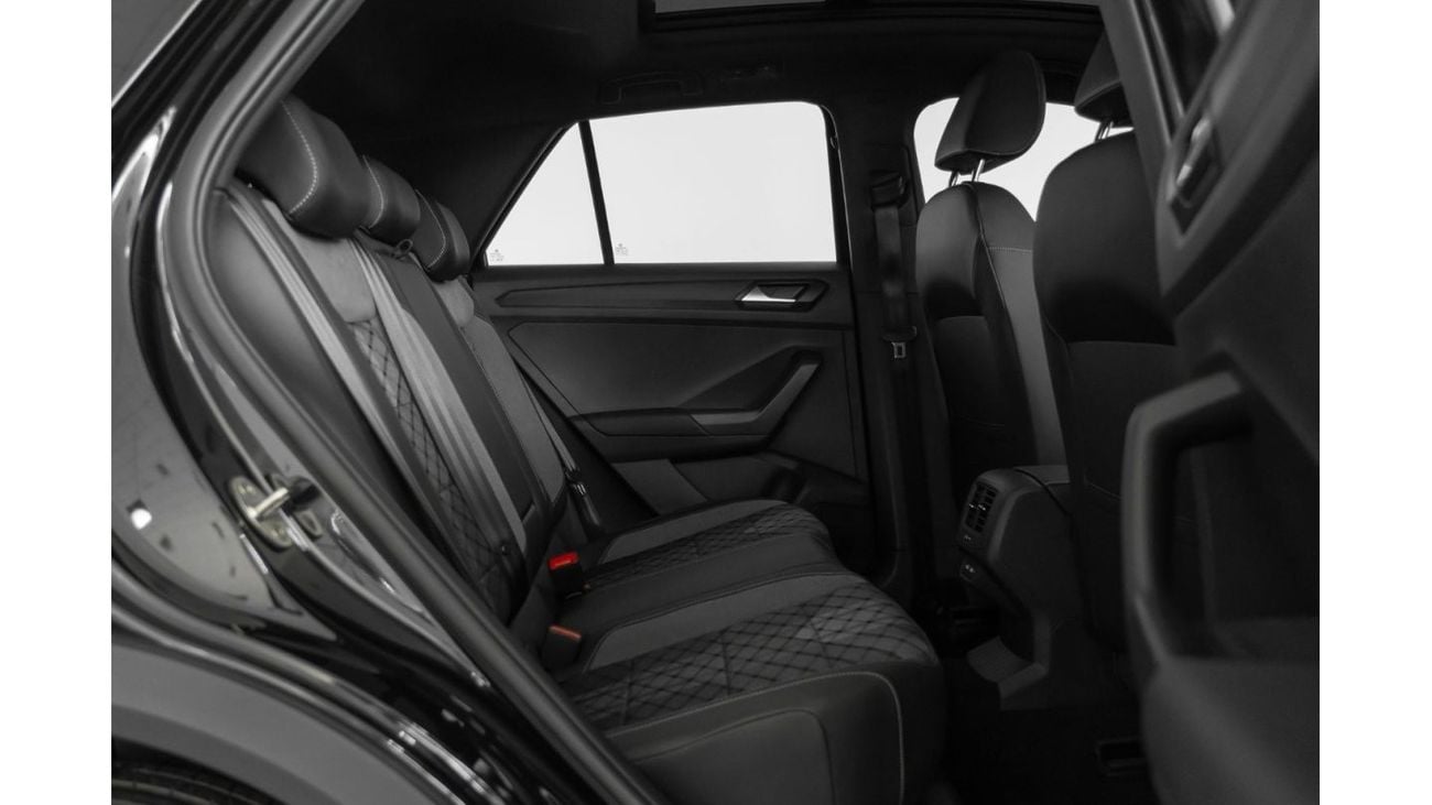 فولكس واجن T ROC 2023 Volkswagen T-Roc R-Line / Full Service History / Volkswagen Warranty