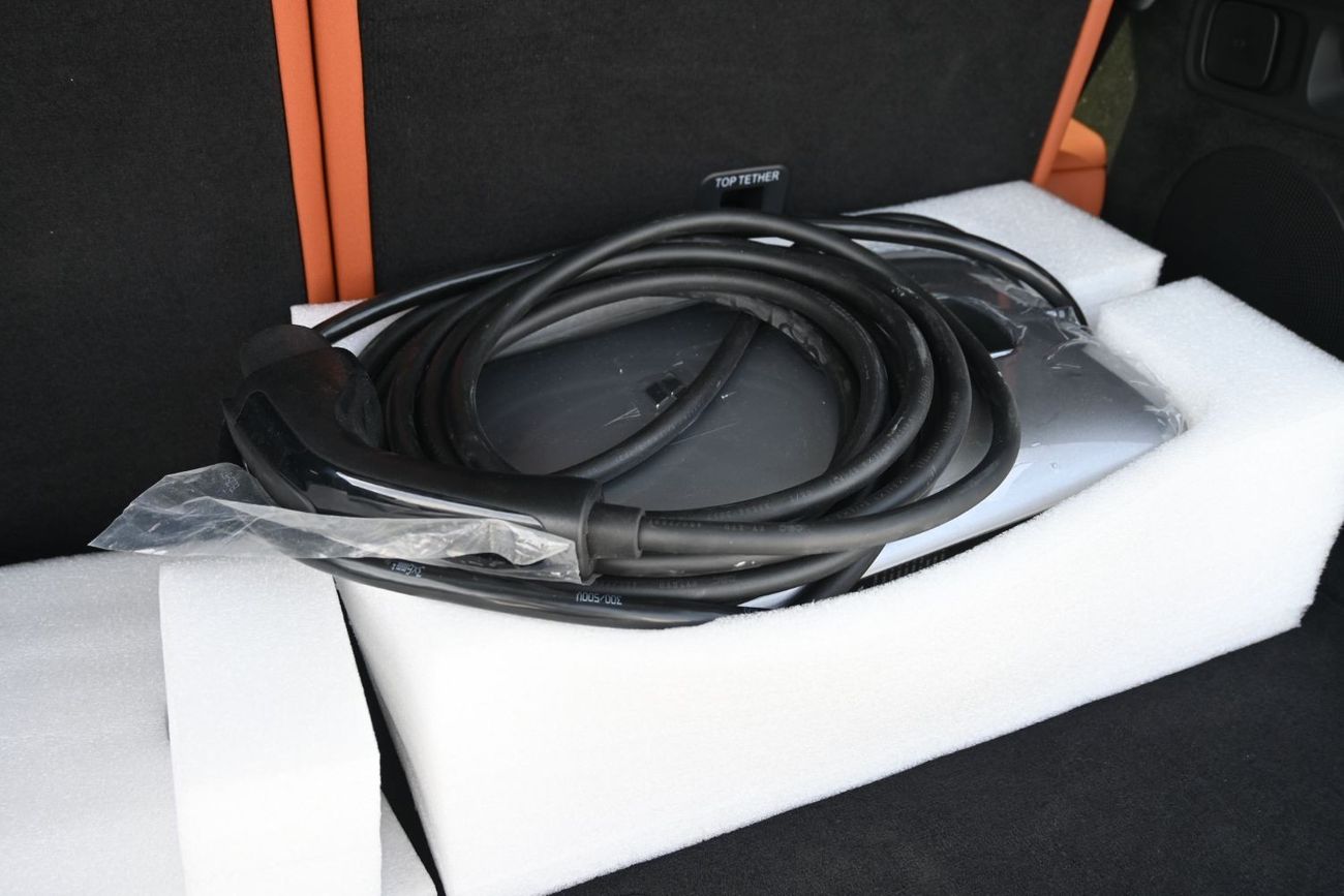 لي اوتو L9 Li L9 Ultra 1.5L Turbo Range Extended EV Model 2024 Color Silver