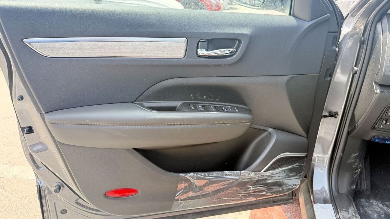 رينو كوليوس 2.5L Petrol 4WD 2025YM